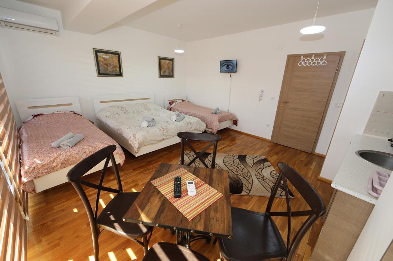 אוהריד Apartments Una מראה חיצוני תמונה